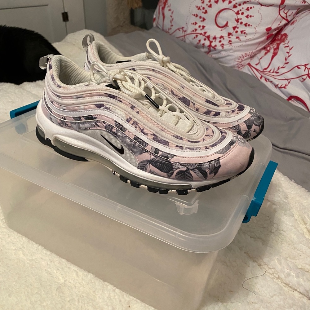 Women’s Air Max 97 Pale Pink Floral Size 10